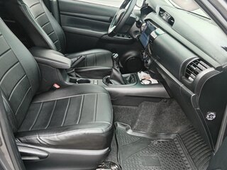 2019 Toyota Hilux VIII, серый, 4400000 рублей, вид 5