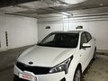 2020 Kia Rio IV Рестайлинг, белый, 1950000 рублей - вид 1