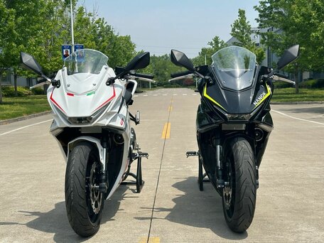 2025 Super Soco VS1, чёрный, 850000 рублей, вид 4