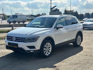 2017 Volkswagen Tiguan II, белый, 2680000 рублей, вид 1