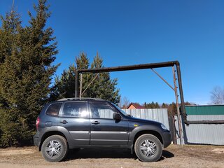 2010 Chevrolet Niva I Рестайлинг, чёрный, 550000 рублей, вид 4
