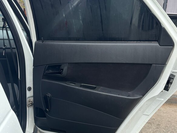2013 Lada (ВАЗ) Priora I Рестайлинг, белый, 450000 рублей - вид 11
