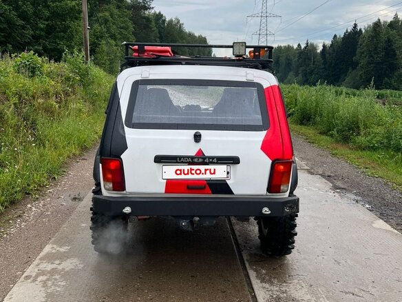 2010 Lada (ВАЗ) 2121 (4x4) I Рестайлинг, белый, 750000 рублей - вид 3