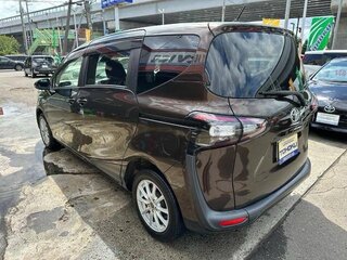 2018 Toyota Sienta II Рестайлинг, коричневый, 1460000 рублей, вид 5