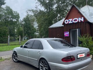 1999 Mercedes-Benz E-Класс 200 II (W210, S210), серебристый, 520000 рублей, вид 4