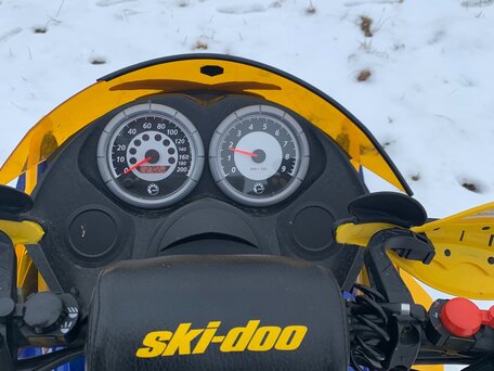 2008 BRP Ski-Doo MXZ Renegade X 800, жёлтый, 420000 рублей, вид 4