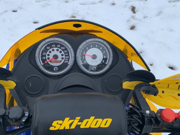 2008 BRP Ski-Doo MXZ Renegade X 800, жёлтый, 420000 рублей - вид 3