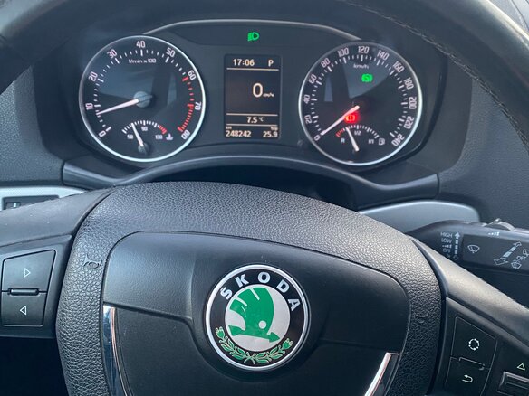 2011 Skoda Octavia II (A5) Рестайлинг, серый, 700000 рублей - вид 13