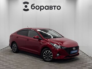 2022 Hyundai Solaris II Рестайлинг, красный, 1698000 рублей, вид 3