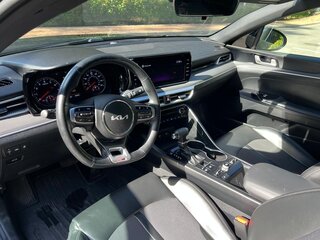 2021 Kia K5 III, чёрный, 2550000 рублей, вид 5