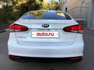 2017 Kia Cerato III Рестайлинг (Classic), белый, 1275000 рублей, вид 5