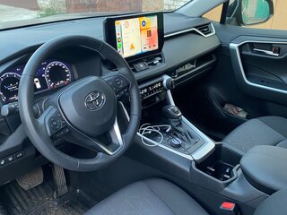 2023 Toyota RAV4 V (XA50), чёрный, 5000000 рублей, вид 4