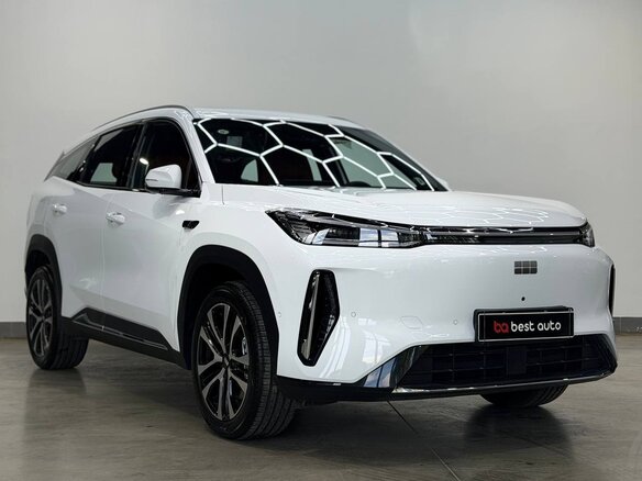 2026 Geely Galaxy M7, белый - вид 2