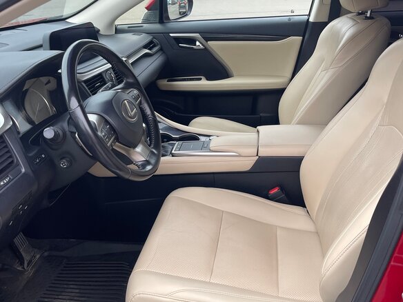 2020 Lexus RX 300 IV Рестайлинг, красный, 4500000 рублей - вид 3