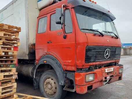 1983 Mercedes-Benz 1622, пурпурный, 380000 рублей, вид 4