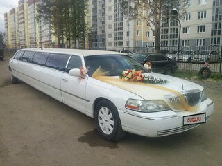 2002 Lincoln Town Car III, белый, 800000 рублей, вид 4