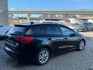 2017 Kia Ceed II Рестайлинг, белый, 899000 рублей, вид 5