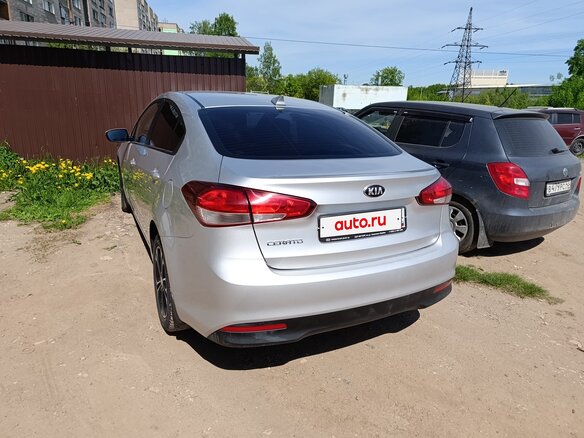 2017 Kia Cerato III Рестайлинг (Classic), серебристый, 1400000 рублей - вид 1