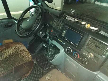 2010 Ford Transit, серебристый, 600000 рублей, вид 1