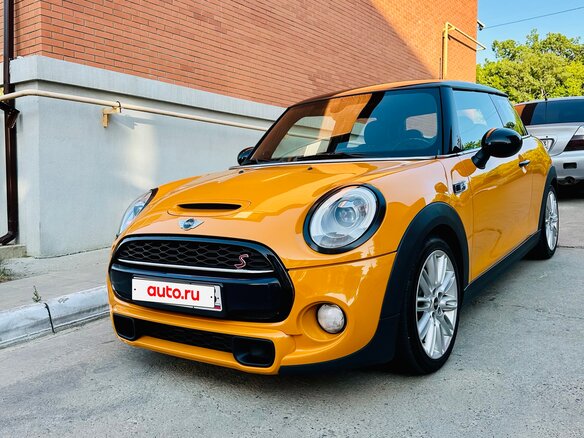 2014 Mini Hatch Cooper S III (F55/F56), жёлтый, 1628000 рублей - вид 1