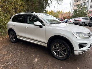 2018 Volkswagen Touareg II Рестайлинг, белый, 4200000 рублей, вид 1