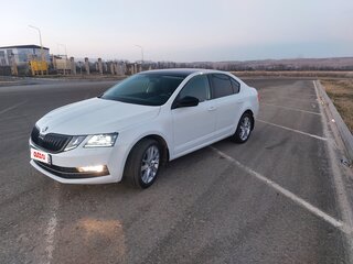 2020 Skoda Octavia III (A7) Рестайлинг, белый, 2300000 рублей, вид 4