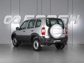2018 Chevrolet Niva I Рестайлинг, серебристый, 670000 рублей, вид 2
