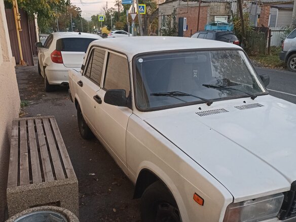 2008 Lada (ВАЗ) 2107, белый, 160000 рублей - вид 3