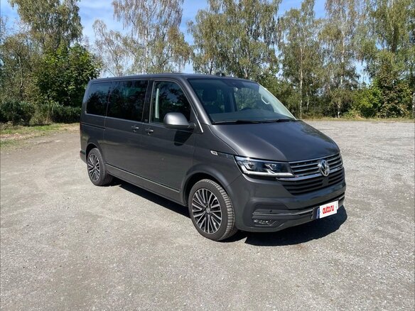 2022 Volkswagen Multivan T6 Рестайлинг, серый, 4840007 рублей - вид 2