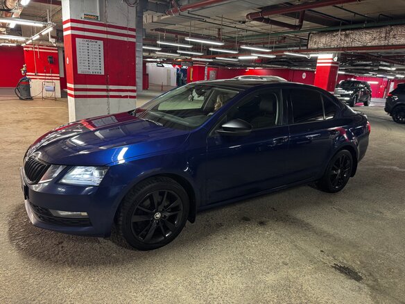 2017 Skoda Octavia III (A7) Рестайлинг, синий, 2200000 рублей - вид 3