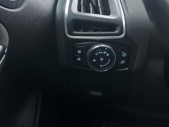 2012 Ford Focus III, серебристый, 780000 рублей - вид 12