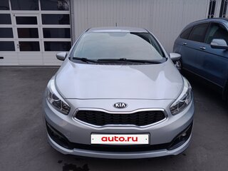 2016 Kia Ceed II Рестайлинг, серебристый, 850000 рублей, вид 3