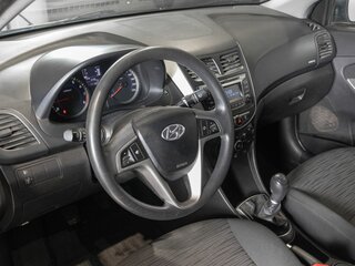 2015 Hyundai Solaris I Рестайлинг, коричневый, 760000 рублей, вид 5