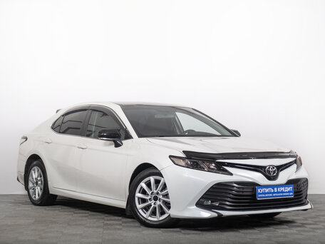Toyota Camry VIII (XV70)
