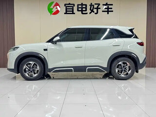 2025 BYD Yuan Up 45.12 kWh, зелёный, 2301255 рублей, вид 3