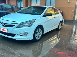 2015 Hyundai Solaris I Рестайлинг, белый, 600000 рублей, вид 2