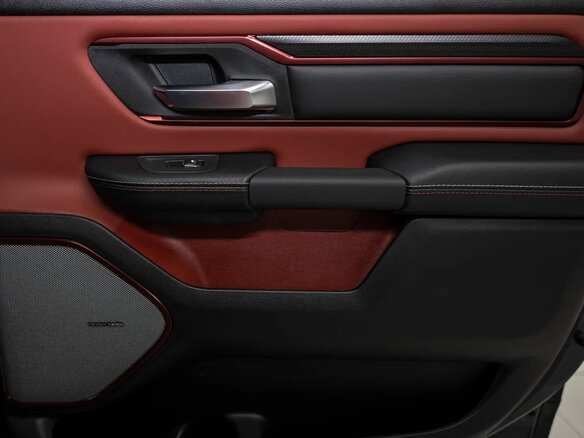 2025 Ram 1500 Crew Cab V Рестайлинг, синий, 8490000 рублей - вид 24
