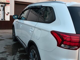 2015 Mitsubishi Outlander III Рестайлинг 2, белый, 1780000 рублей, вид 4