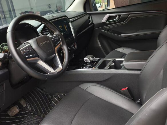 2024 Isuzu D-Max Lingtuo III, чёрный, 3095000 рублей - вид 5