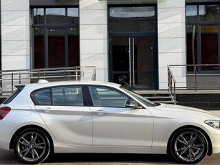 2017 BMW 1 серии 118i II (F20/F21) Рестайлинг 2, белый, 1800000 рублей, вид 2