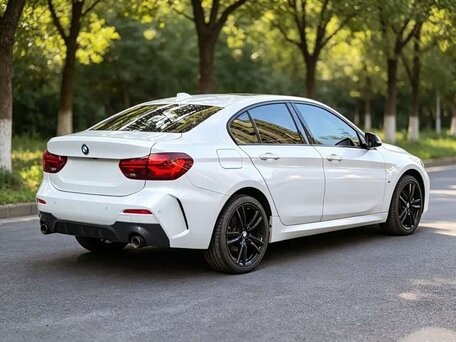 2023 BMW 1 серии 120i III (F52) Рестайлинг, белый, 2170000 рублей, вид 5