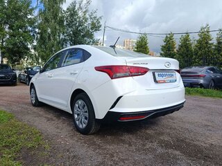 2021 Hyundai Solaris II Рестайлинг, белый, 1370000 рублей, вид 4