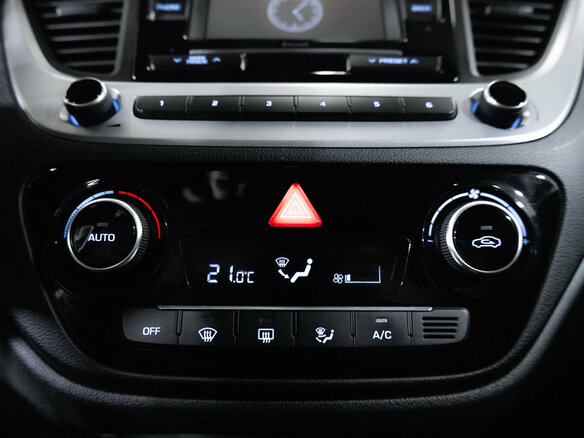 2017 Hyundai Solaris II, серебристый, 1149900 рублей - вид 21