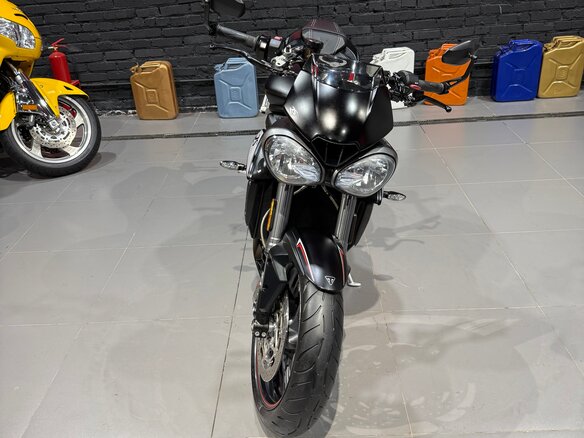 2019 Triumph Street Triple, чёрный, 755000 рублей - вид 17