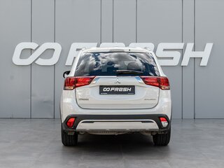 2019 Mitsubishi Outlander III Рестайлинг 3, белый, 1785000 рублей, вид 4