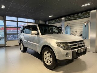 2008 Mitsubishi Pajero IV, серебристый, 1425000 рублей, вид 2