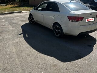 2009 Kia Cerato 5-speed II, белый, 460000 рублей, вид 3