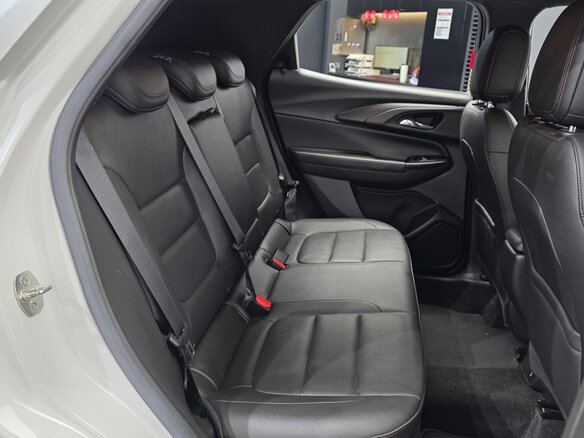 2022 Chevrolet TrailBlazer III, белый, 2050000 рублей - вид 16