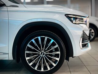 2024 Geely Monjaro (Xingyue L) I Рестайлинг (China Market), белый, 3699000 рублей, вид 5