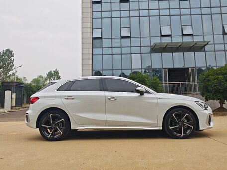 2022 Audi A3 Sportback 35 TFSI IV (8Y), белый, 2134000 рублей, вид 4